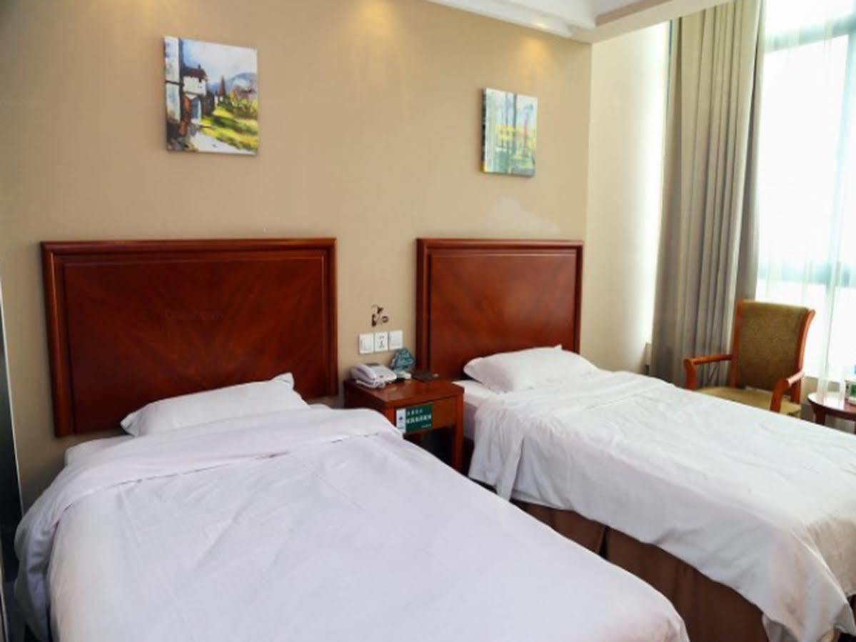 Greentree Inn Jiangsu Wuxi Hubin Business Street Business Hotel Exterior photo